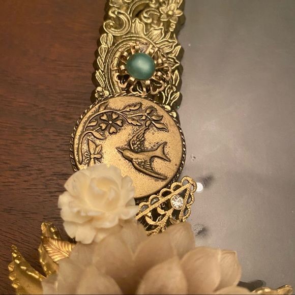 Gold frame with Repurposed Jewelry - Picture 6 of 11
